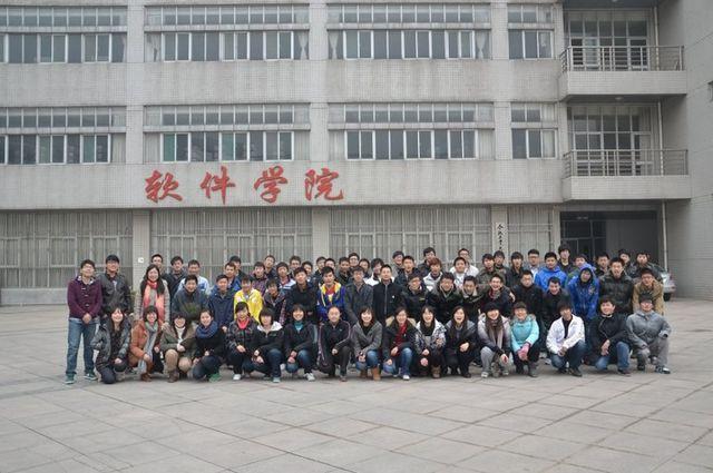 伟德国际1946源自英国员工会举办会徽设计大赛